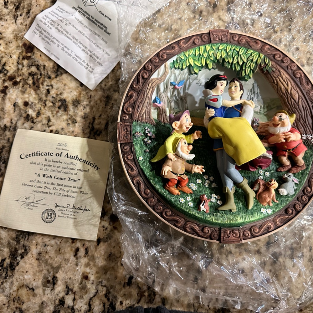 Disney Snow White Bradford exchange